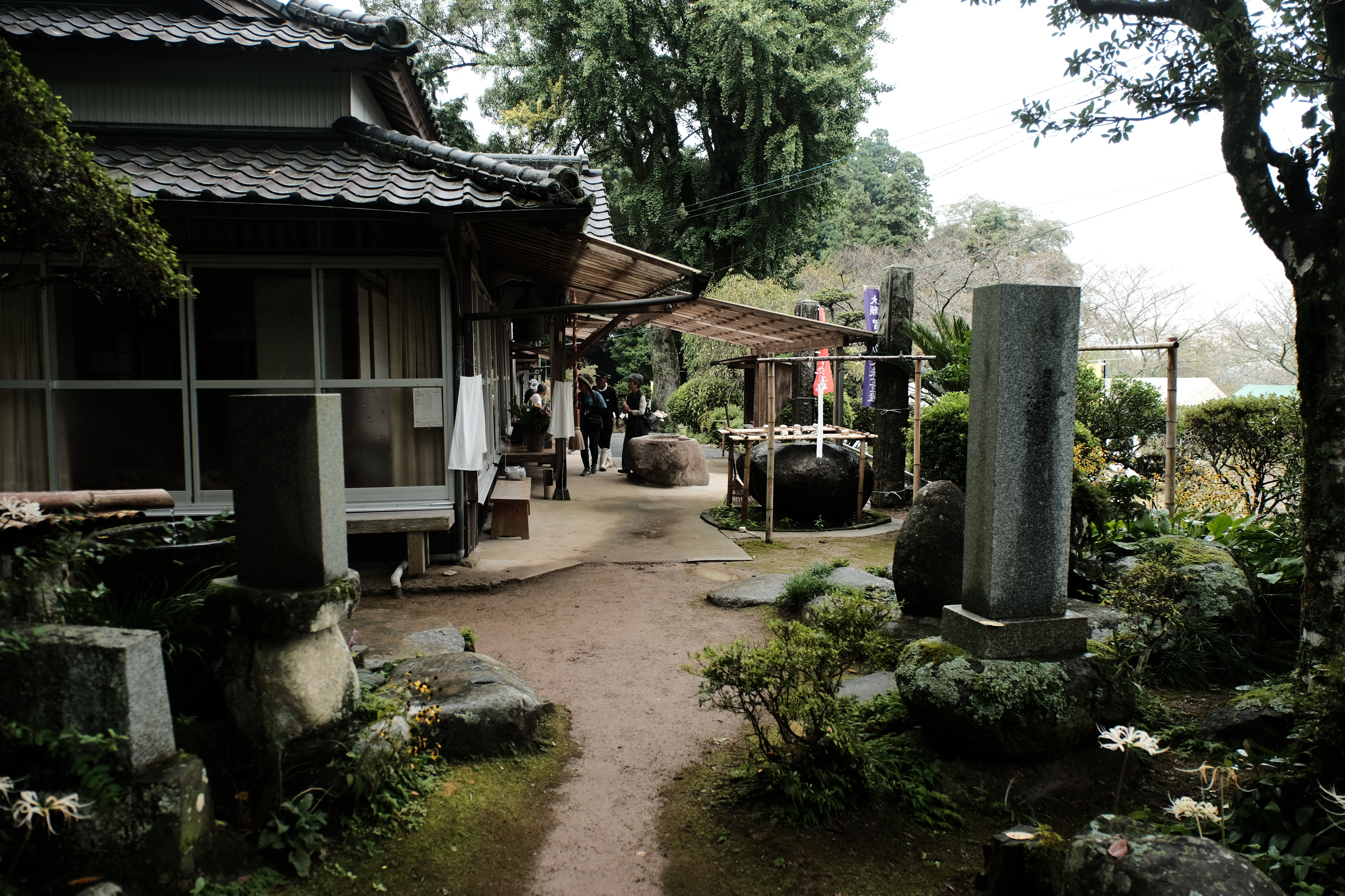 正光寺を横から